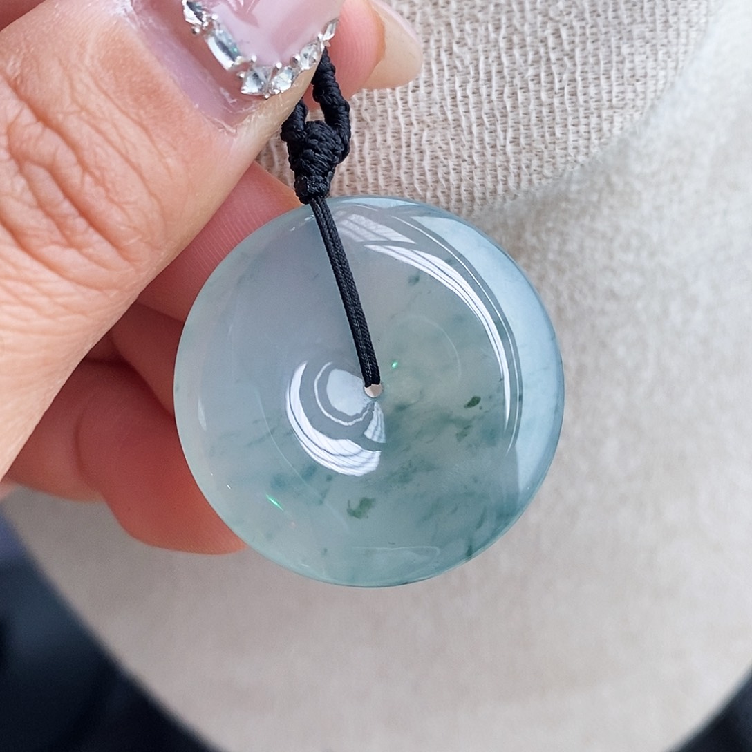 翡翠颈饰未镶嵌翡翠首饰