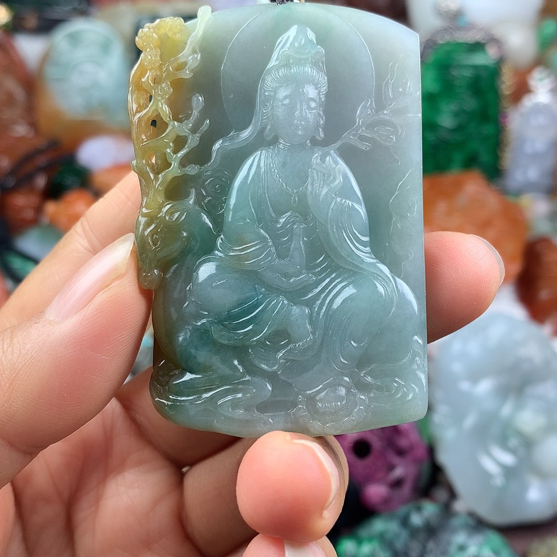 翡翠未镶嵌颈饰挂件