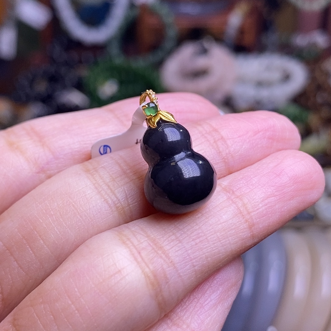 和田玉未镶嵌颈饰老矿料浓烟紫金镶葫芦吊坠