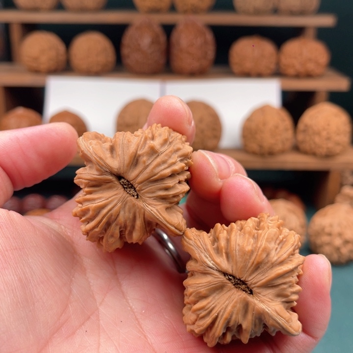 文玩核桃把件41/42平谷四座楼