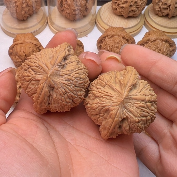 文玩核桃把件泥鳅背全品41+