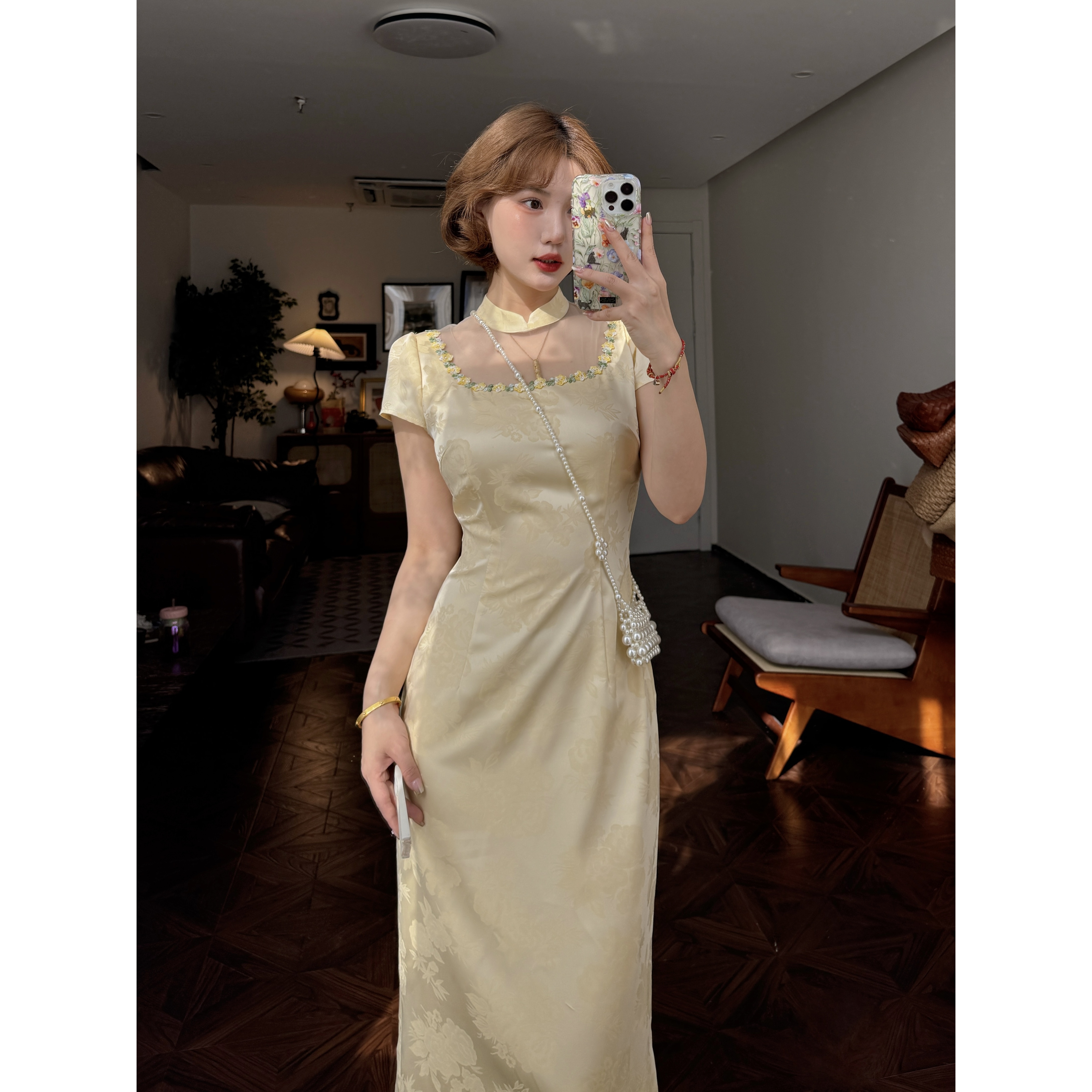 蕾英俊-卿卿舞-春季新中式设计感拼接网面小盖袖修身旗袍-JF6128