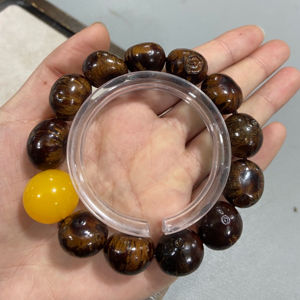 A326随型大佛眼菩提配饰款单圈手串