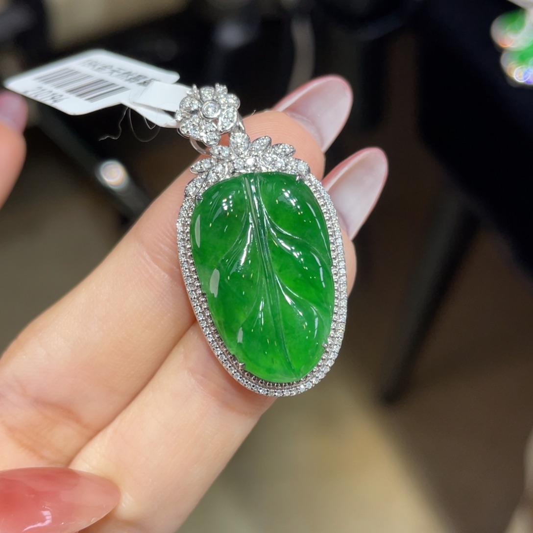 翡翠18K金镶嵌颈饰天然缅甸翡翠a货