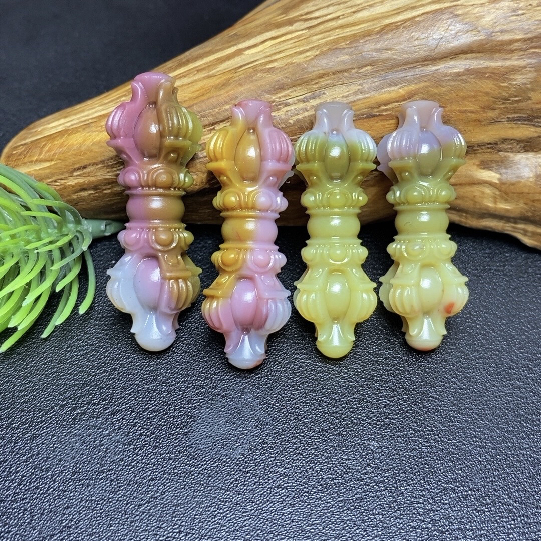 四川大凉山盐源玛瑙立体雕刻双色金刚杵吊坠挂件项链饰品