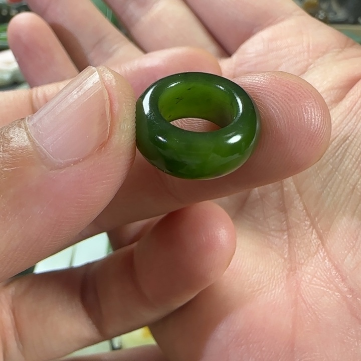 和田玉未镶嵌颈饰跑环