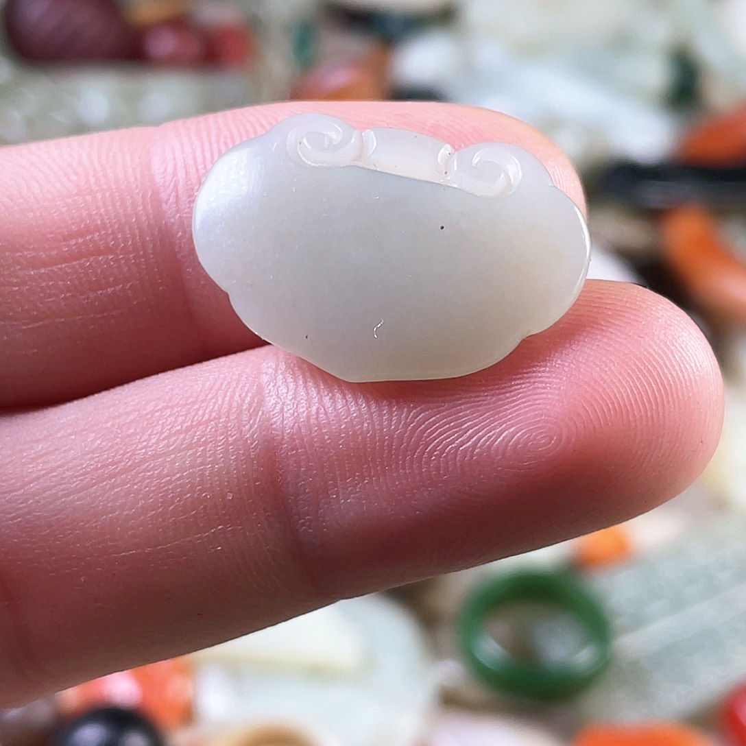 和田玉（糖玉）颈饰未镶嵌