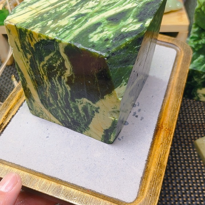 未镶嵌和田玉珠宝半成品住**居