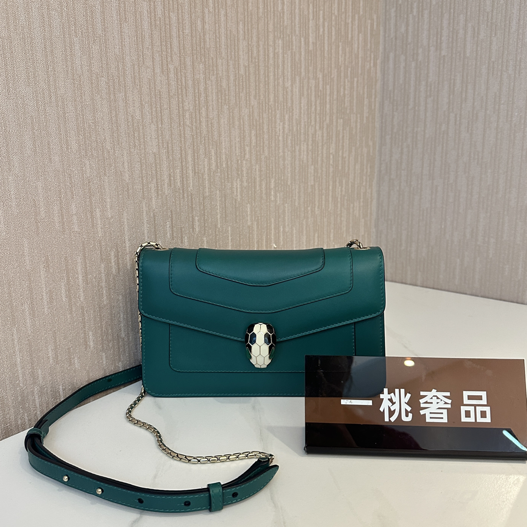 95新 BVLGARI/宝格丽 一桃/98新/宝格丽 绿色横版蛇头小号斜挎