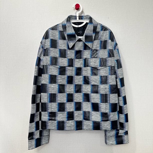 未使用 LouisVuitton/路易威登 棋盘格皮衣 尺码：48 11487
