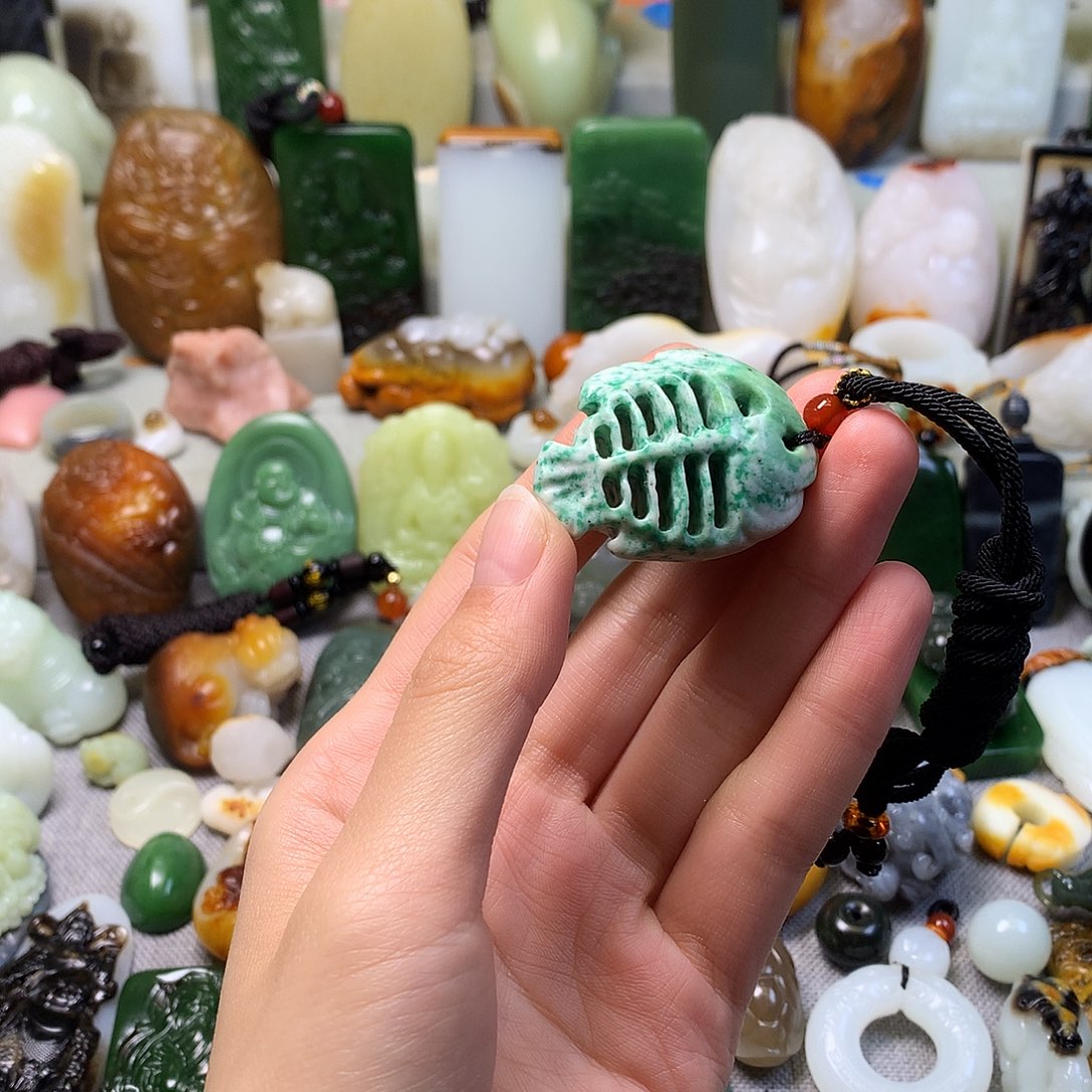 未镶嵌和田玉挂件