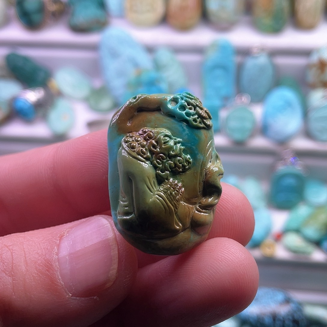 绿松石颈饰未镶嵌