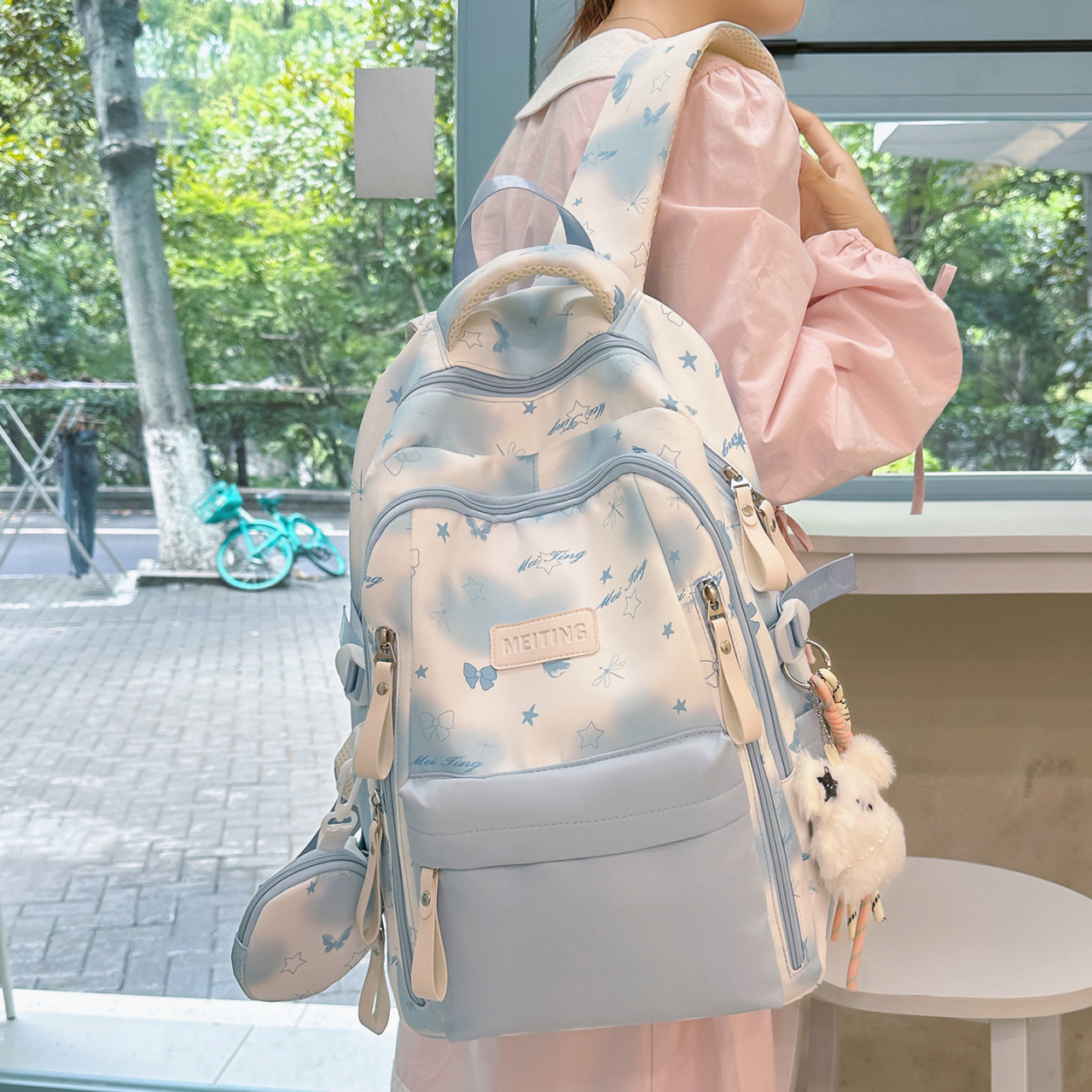 书包女生小学生2025新款大容量初中高中生高颜值ins轻便双肩背包