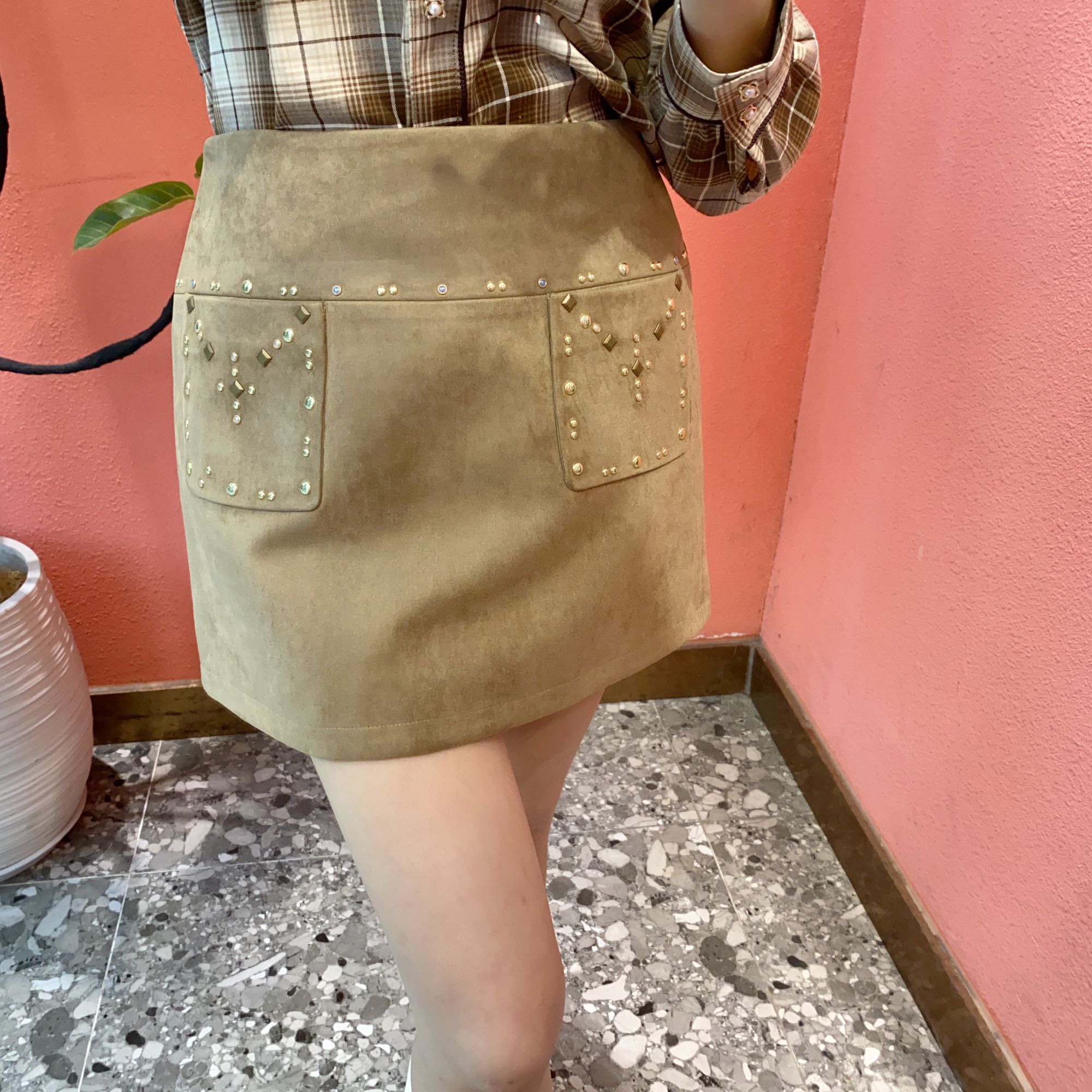 （默茗服装）金色铆钉麂皮半裙
