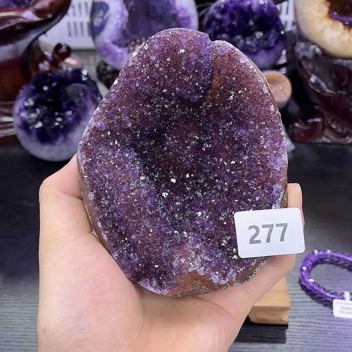 未镶嵌水晶大型摆件（非配饰）