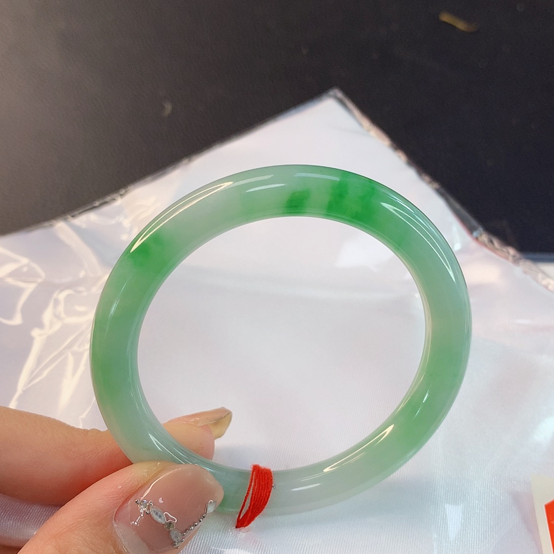 翡翠手镯未镶嵌天然翡翠A货213