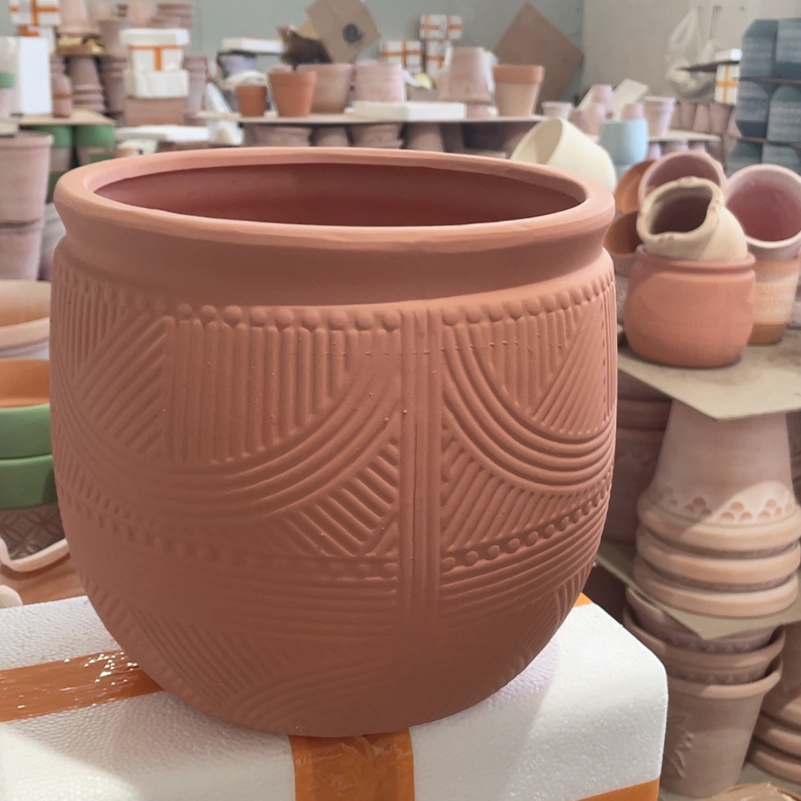 【闪购商品】红陶经典几何陶罐23-21一个