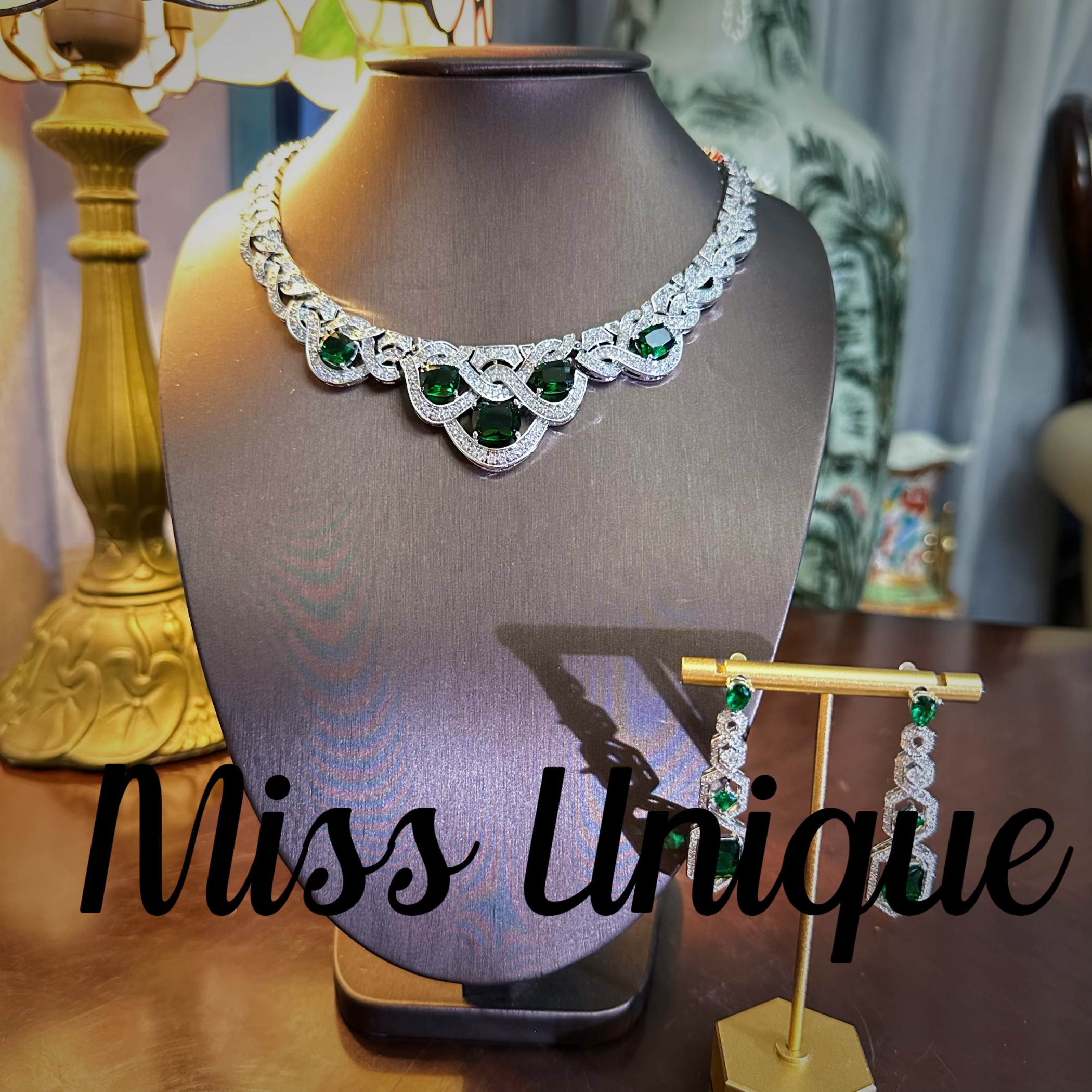   E8824绿色光耀之作项链套装