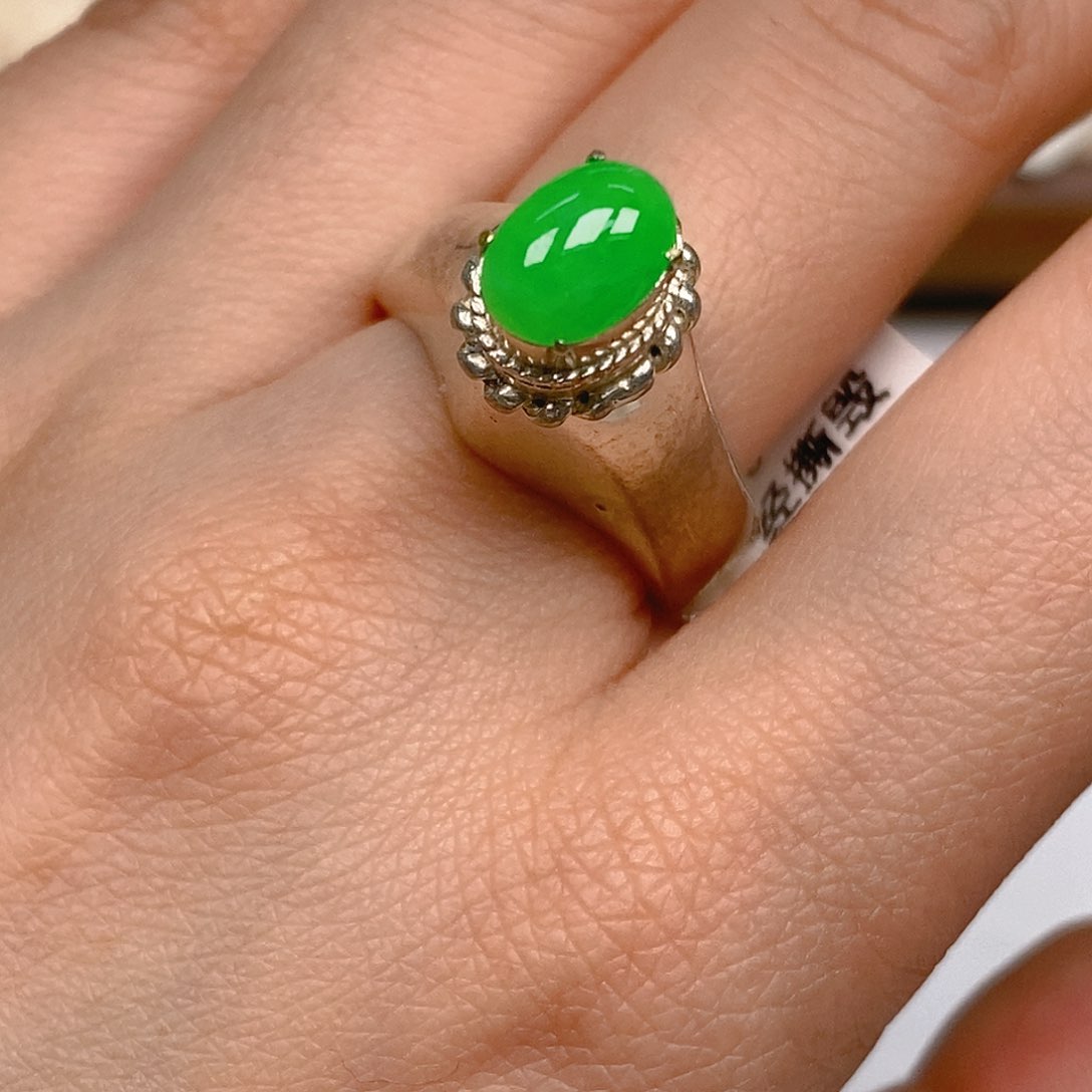 翡翠戒指未镶嵌翡翠