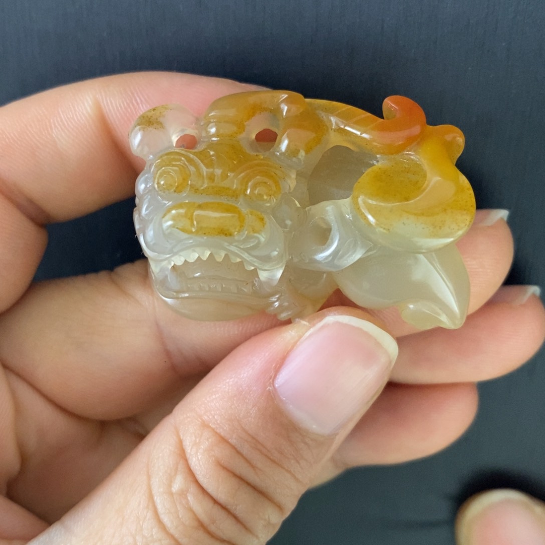 石英质玉（黄龙玉）颈饰未镶嵌