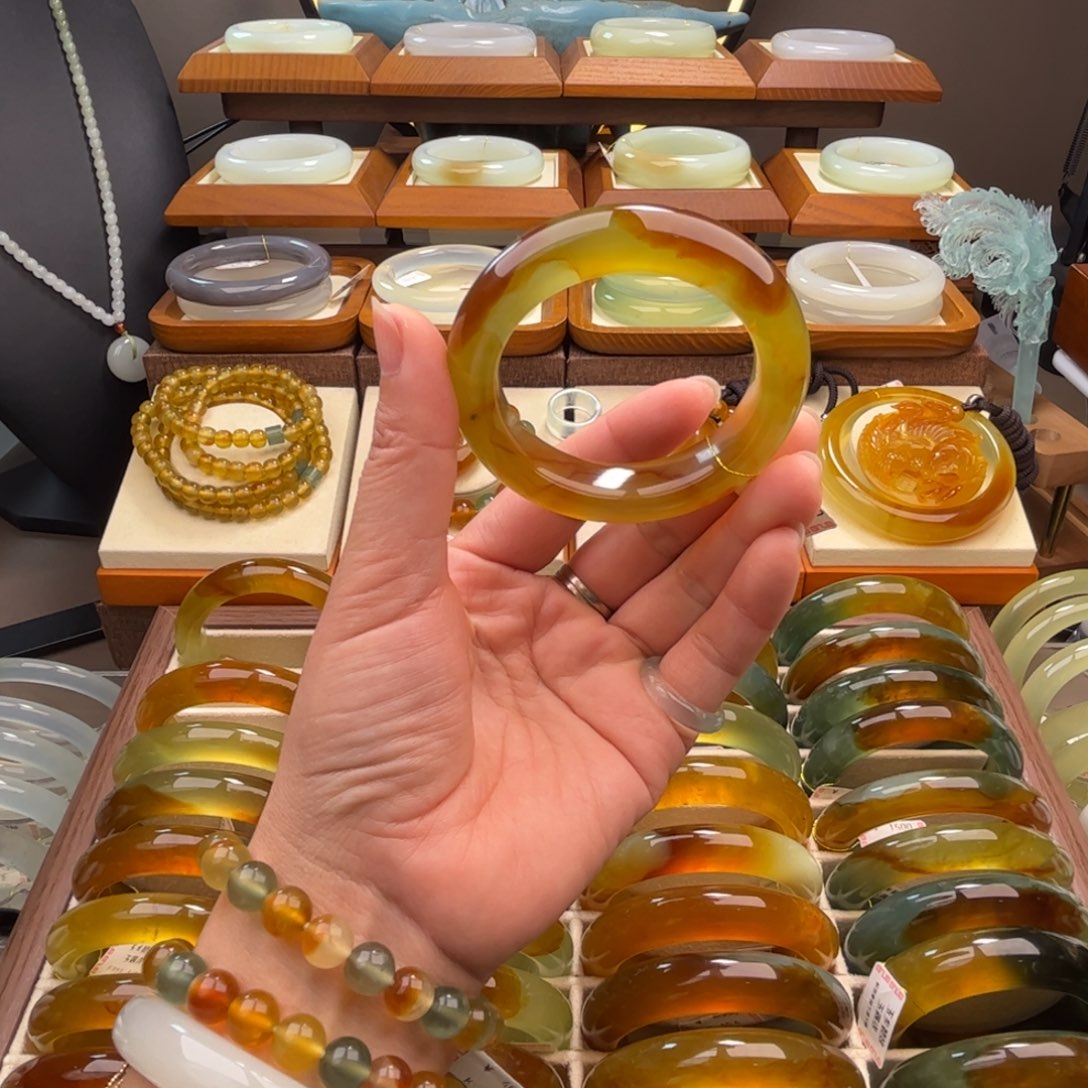 蛇纹石玉未镶嵌手镯54