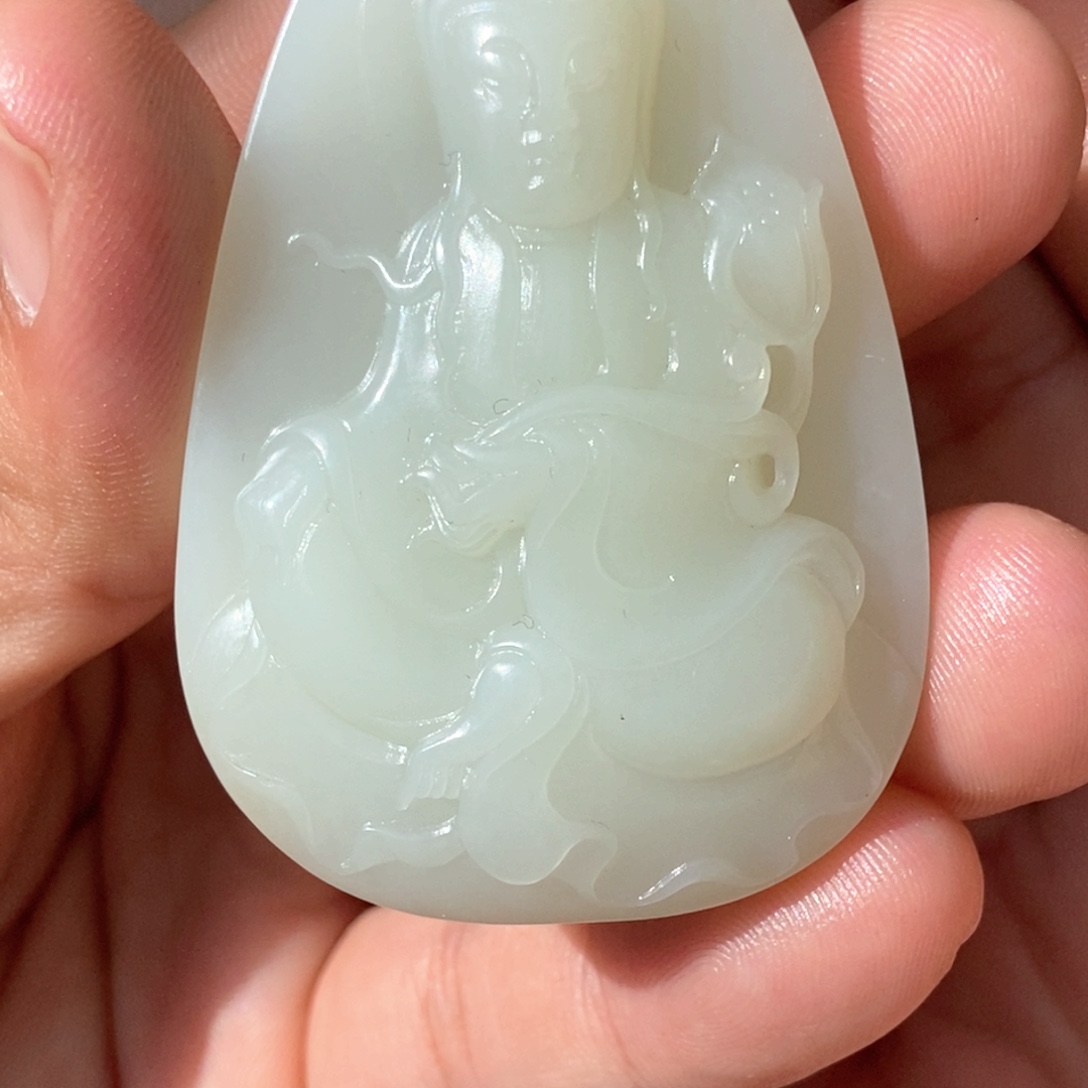 㥁***軒和田玉未镶嵌颈饰