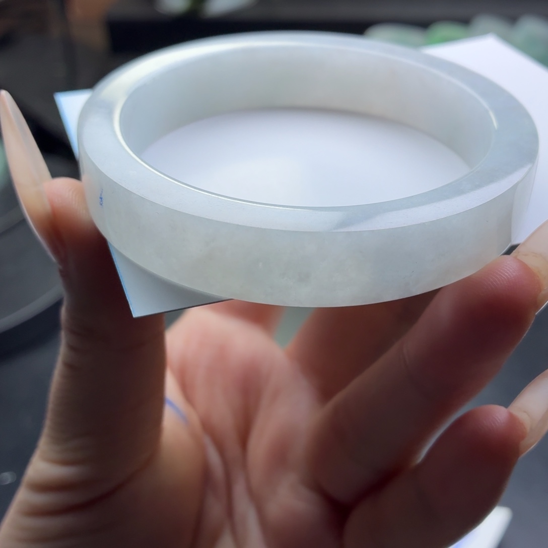 定制翡翠未镶嵌翡翠手镯