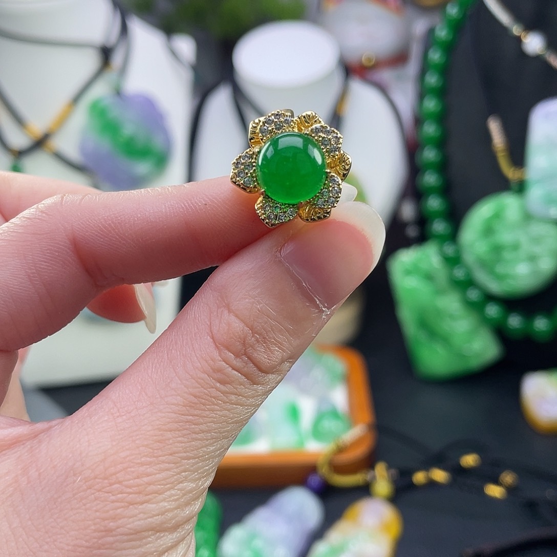 吊坠(赠链)未镶嵌翡翠