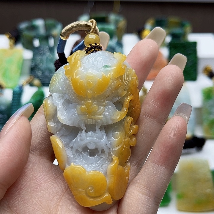翡翠未镶嵌颈饰翡翠
