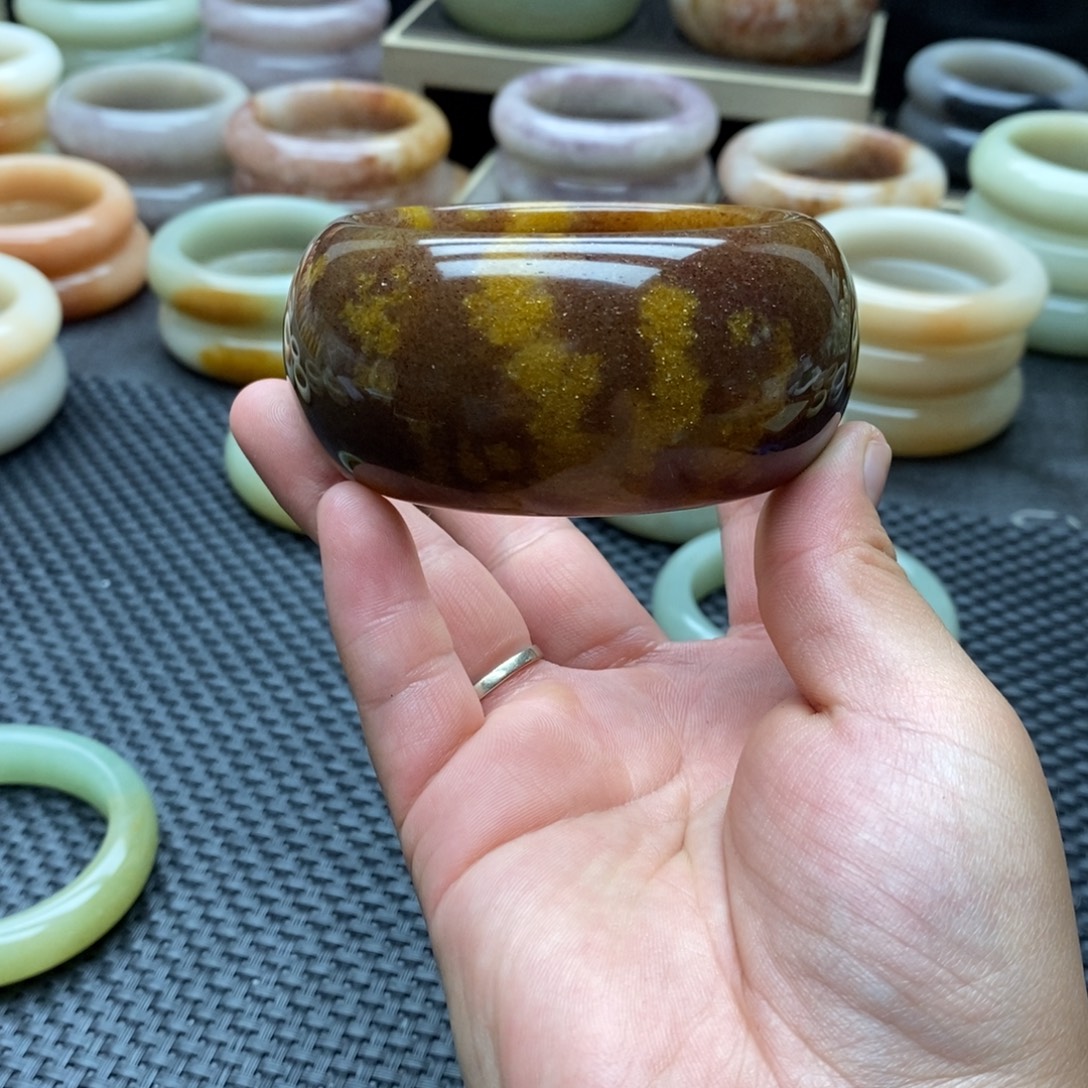秋***千石英质玉（佘太翠）手镯合金