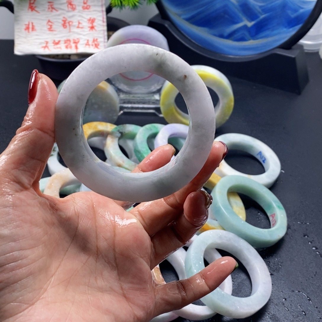 定制翡翠手镯未镶嵌翡翠手镯