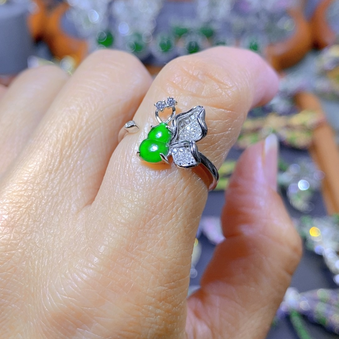 翡翠颈饰银S925镶嵌天然翡翠