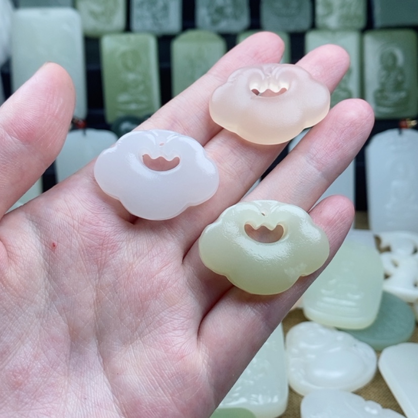 【闪购商品】透闪石质玉未镶嵌颈饰