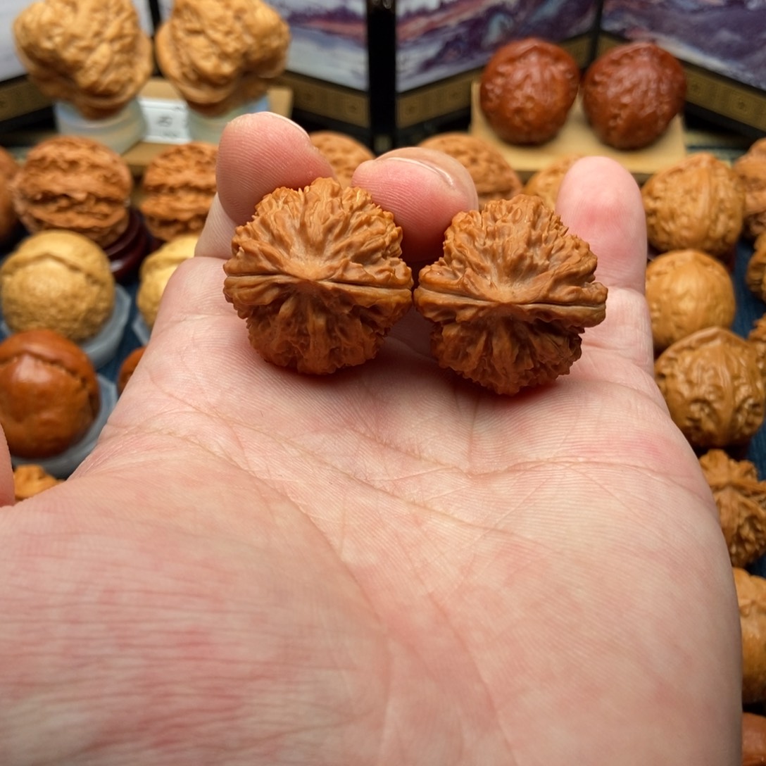 文玩核桃把件小狮子