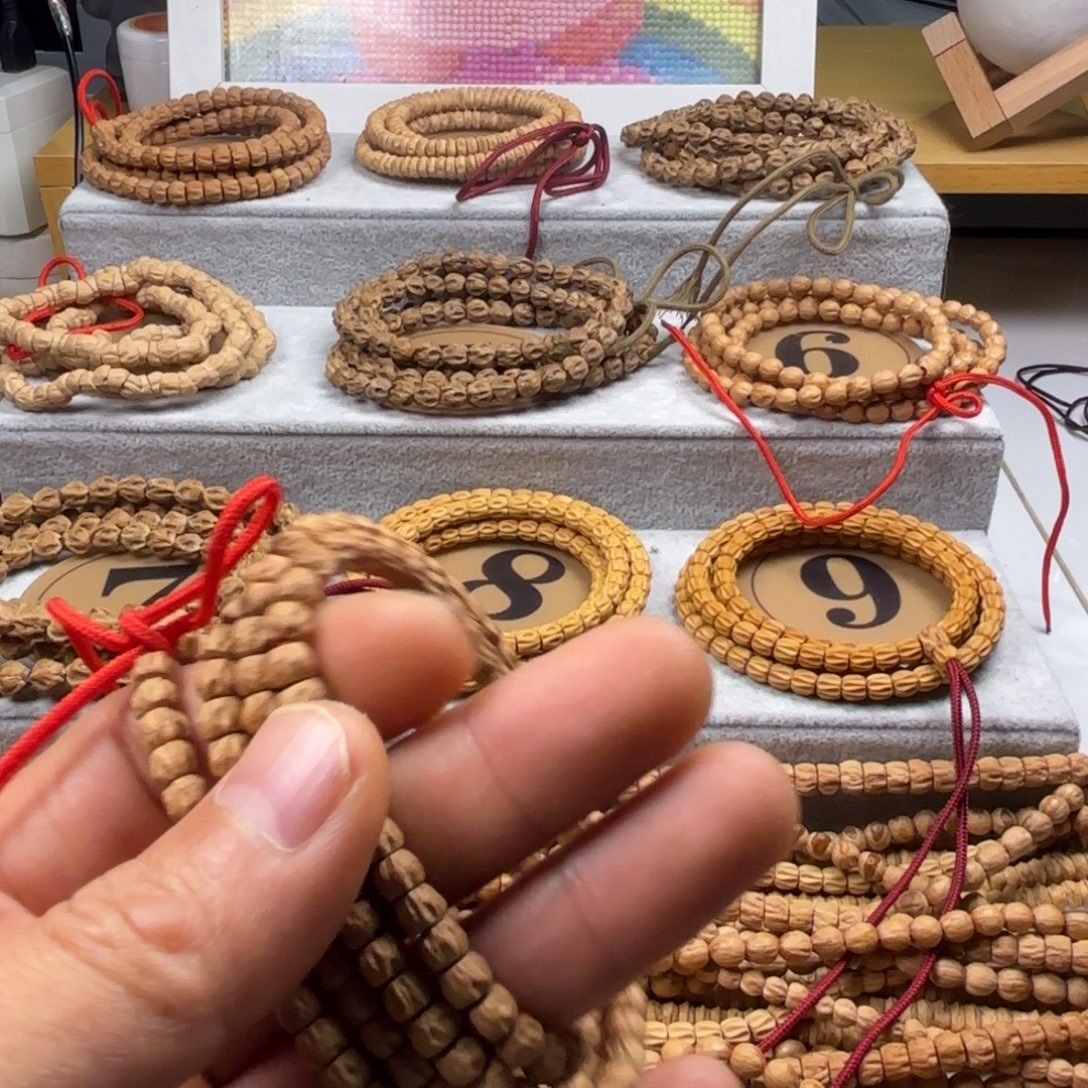 如***。手串柏香籽/百香籽方块