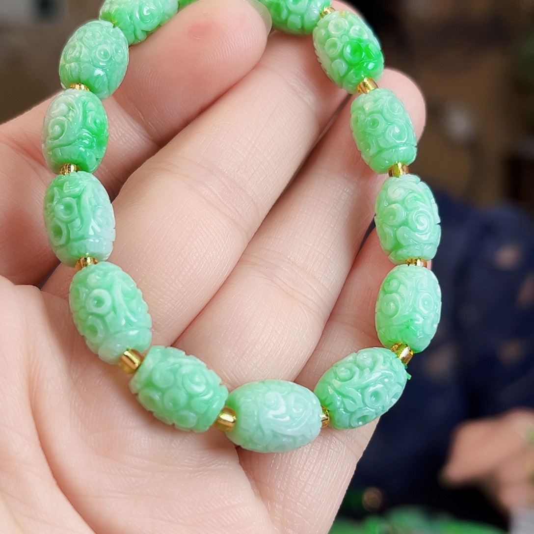 翡翠未镶嵌颈饰手链