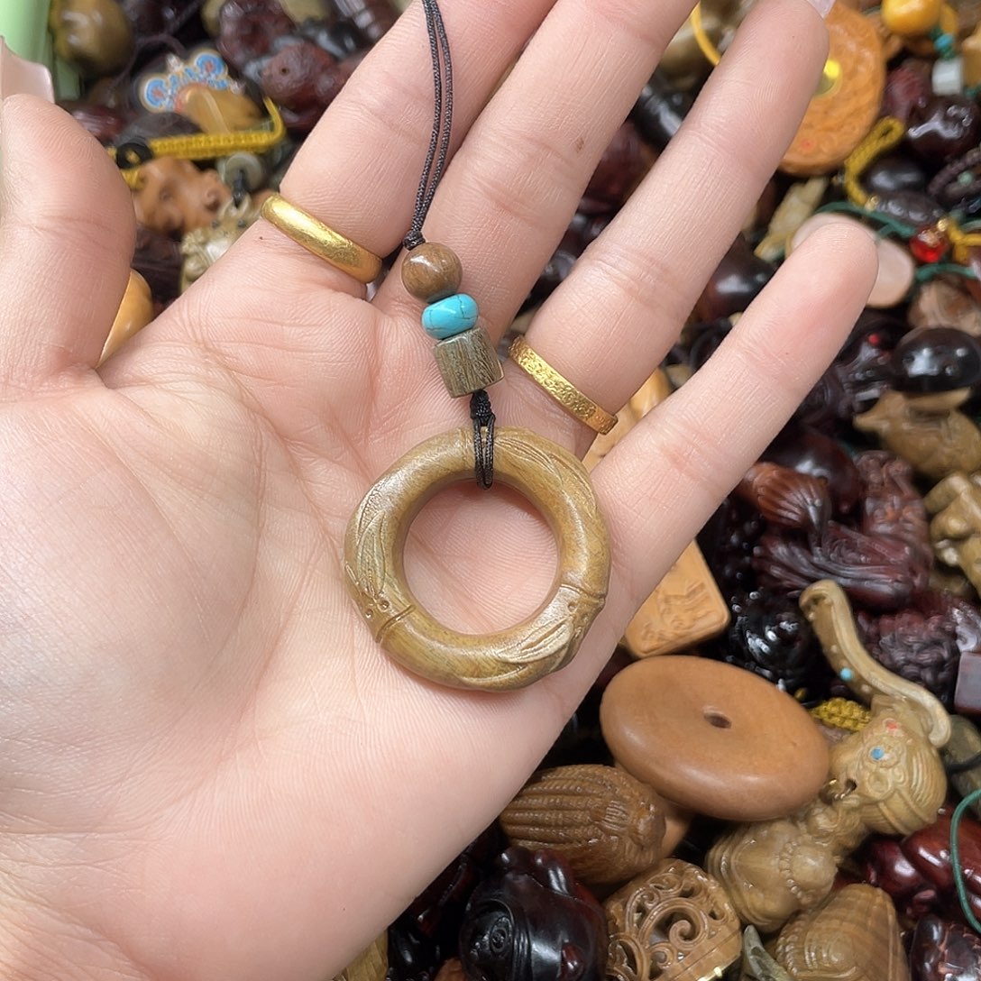 维腊木（绿檀）无事牌