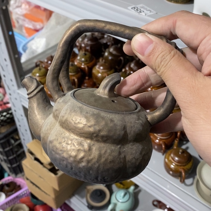 陶瓷艺术品及陶瓷壶