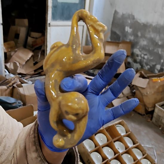 摆件盘子碗茶壶啥都有