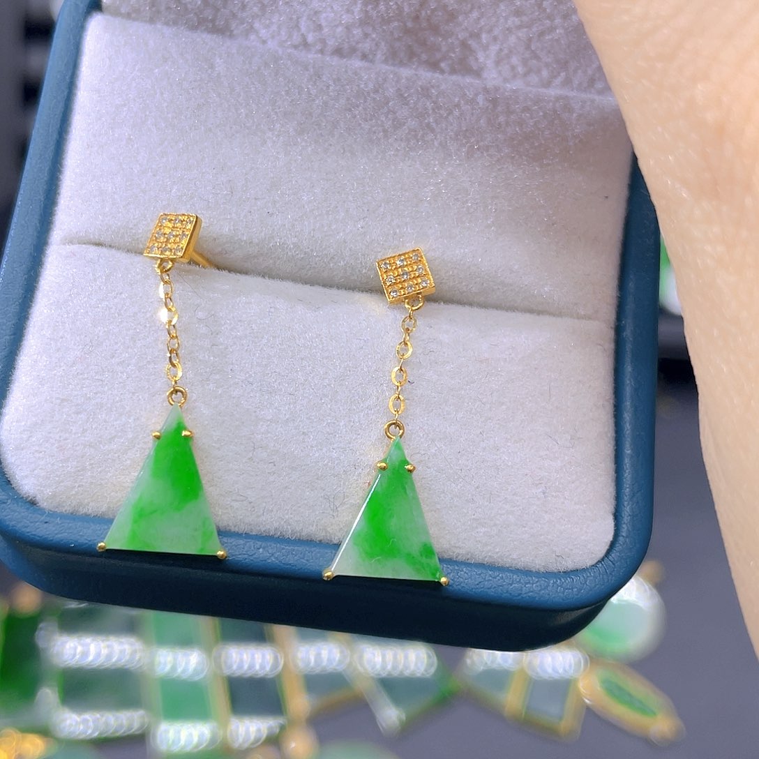 翡翠18K金镶嵌耳饰天然翡翠