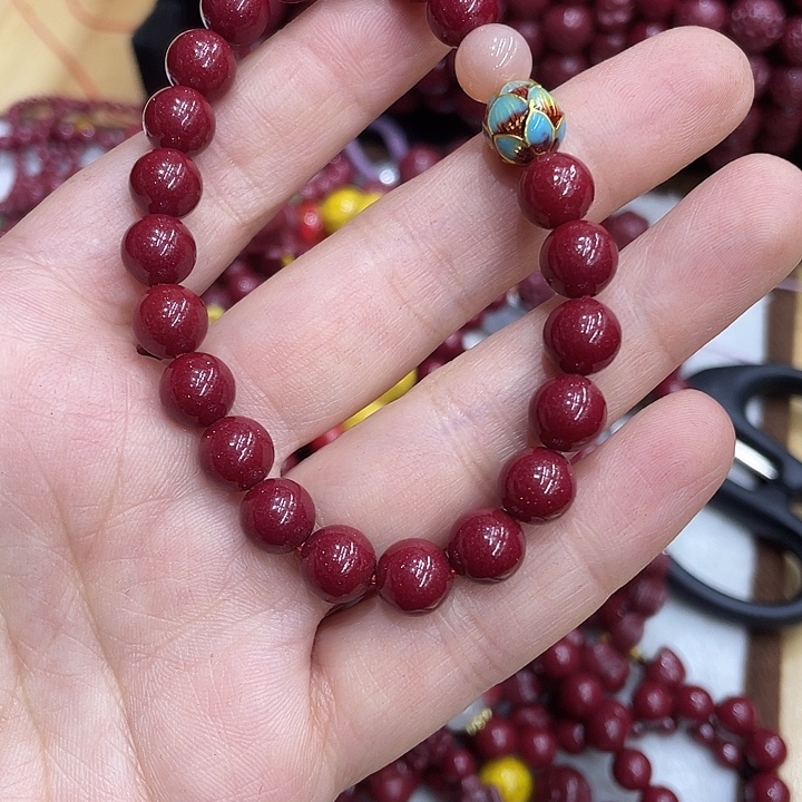 天然辰砂卡8手串的设计