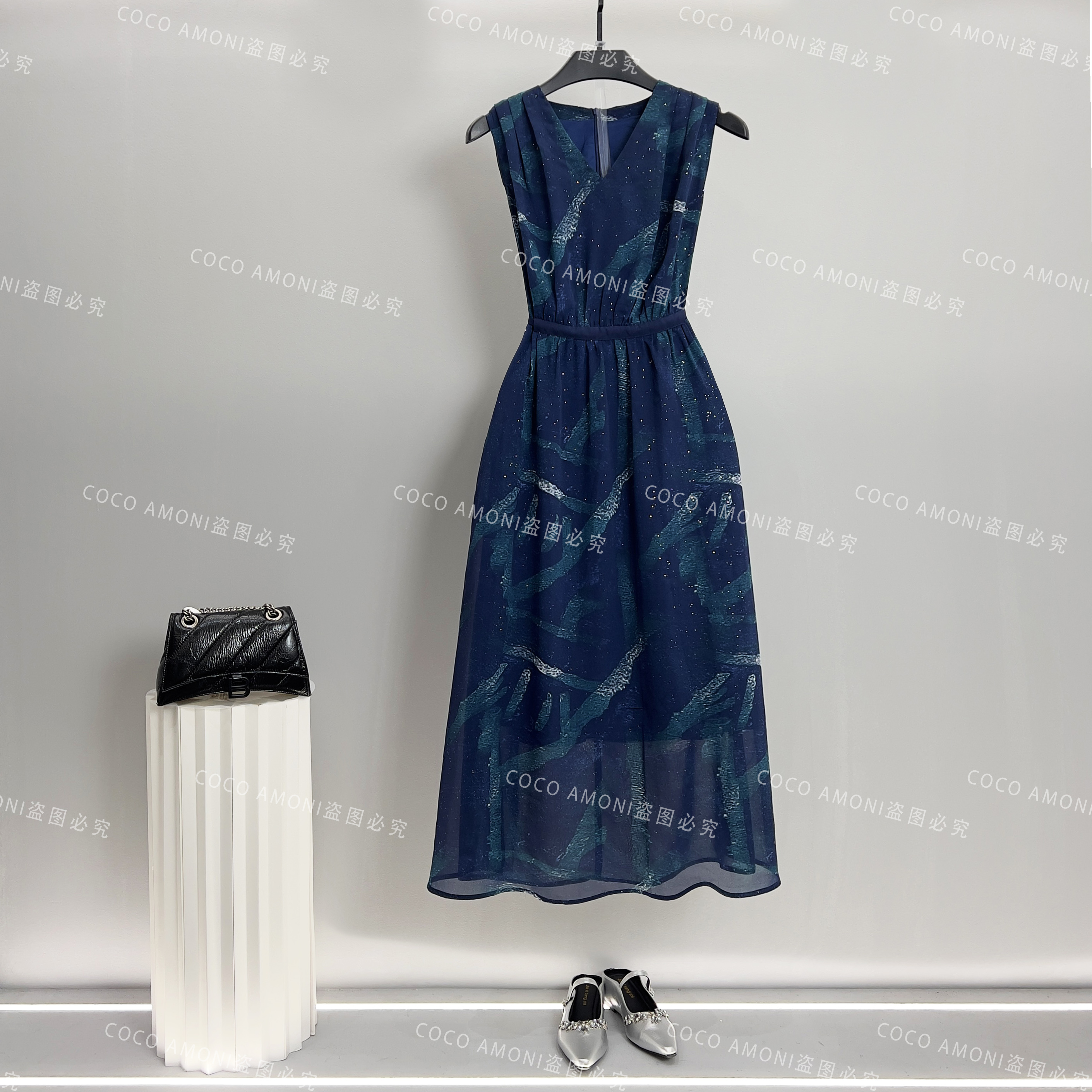 [曼姐]新款设计感重工钩花拼接度假风显瘦气质连衣裙WX1133