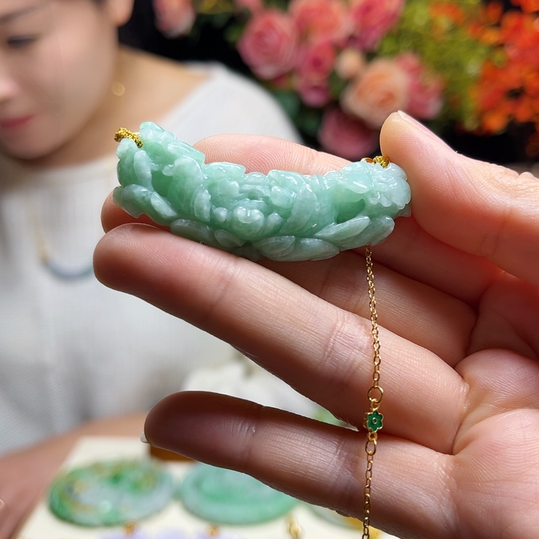 翡翠颈饰未镶嵌天然