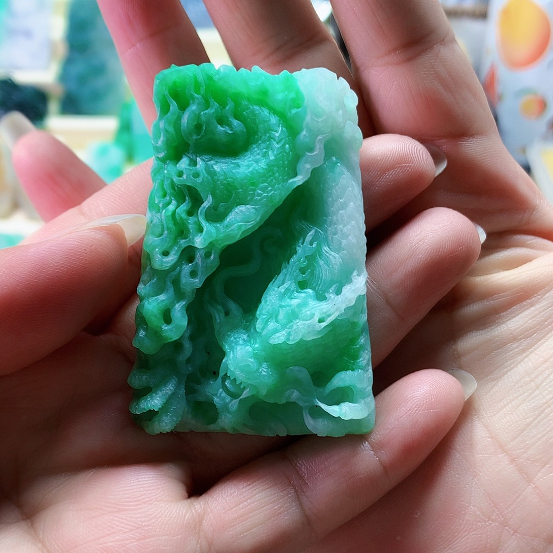丑***刑未镶嵌定制翡翠翡翠