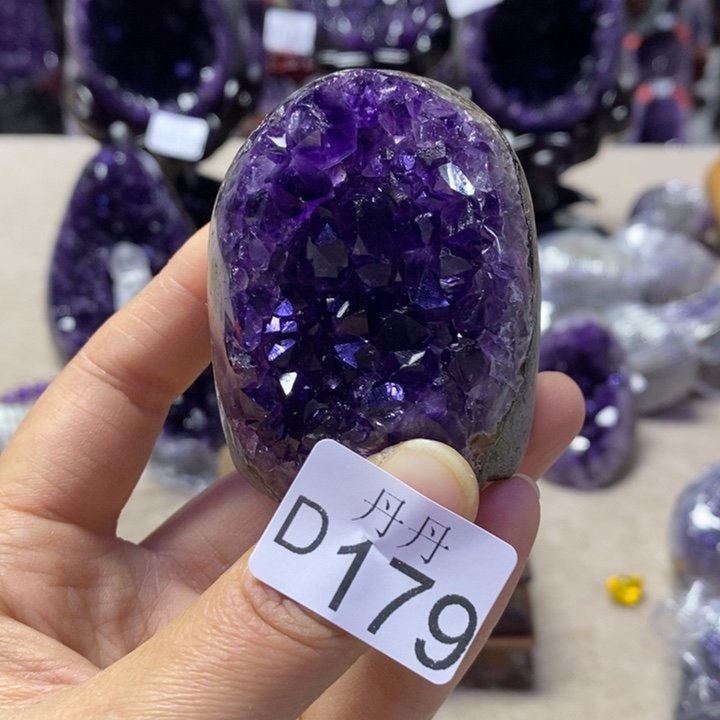 吉***意大型摆件（非配饰）未镶嵌水晶