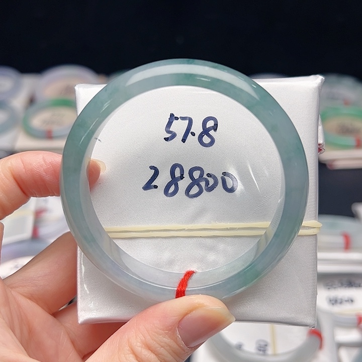 翡翠未镶嵌手镯A货