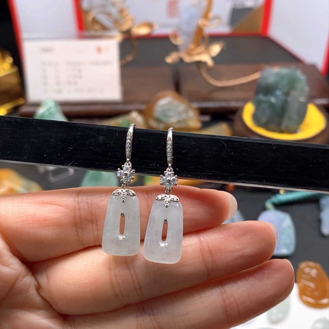 翡翠颈饰银S925镶嵌翡翠耳坠