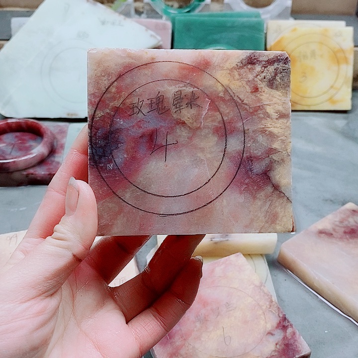 石英质玉未镶嵌手镯定制