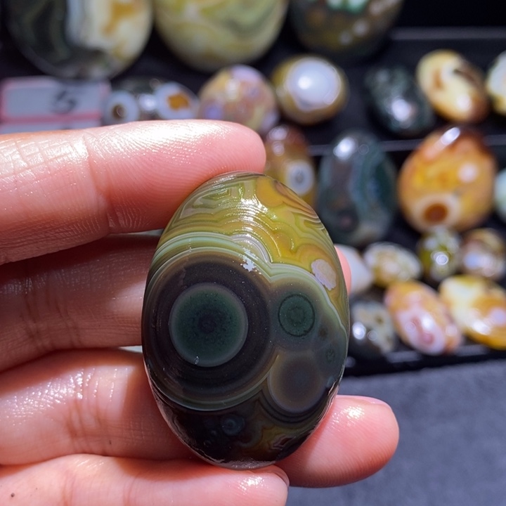 玛瑙/玉髓未镶嵌珠宝奇石128