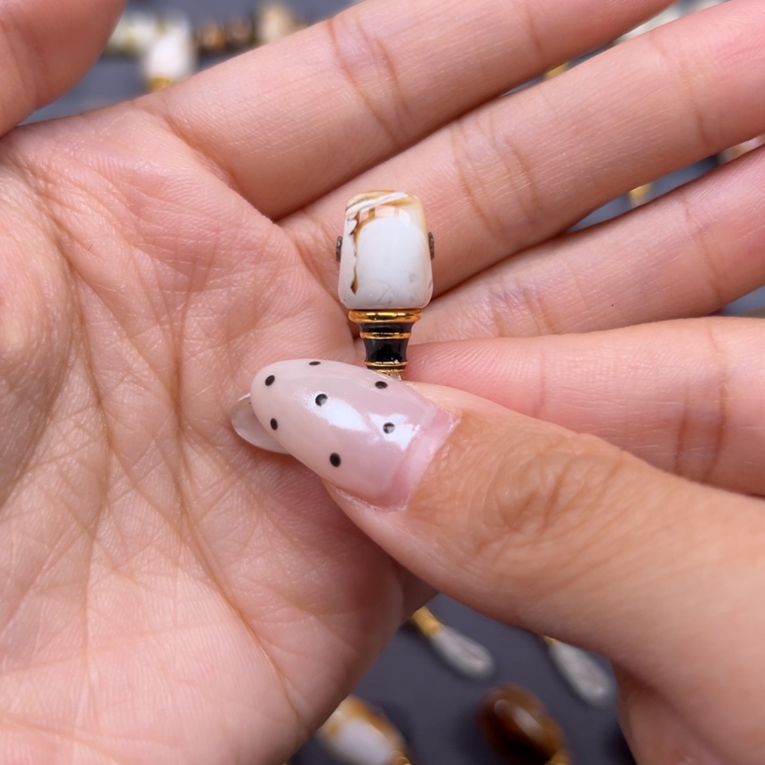 琥珀未镶嵌裸石8mm